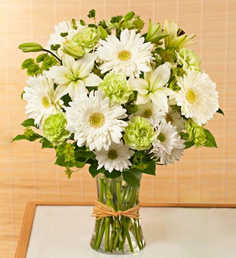 green%20and%20white%20arrangement%20in%20gathering%20vase