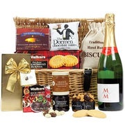 International England - Bountiful Treats Gift Basket